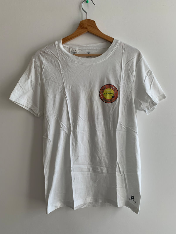 T-shirt DOMYOS
100% coton
Stock : 1x 6 ans, 1x XS